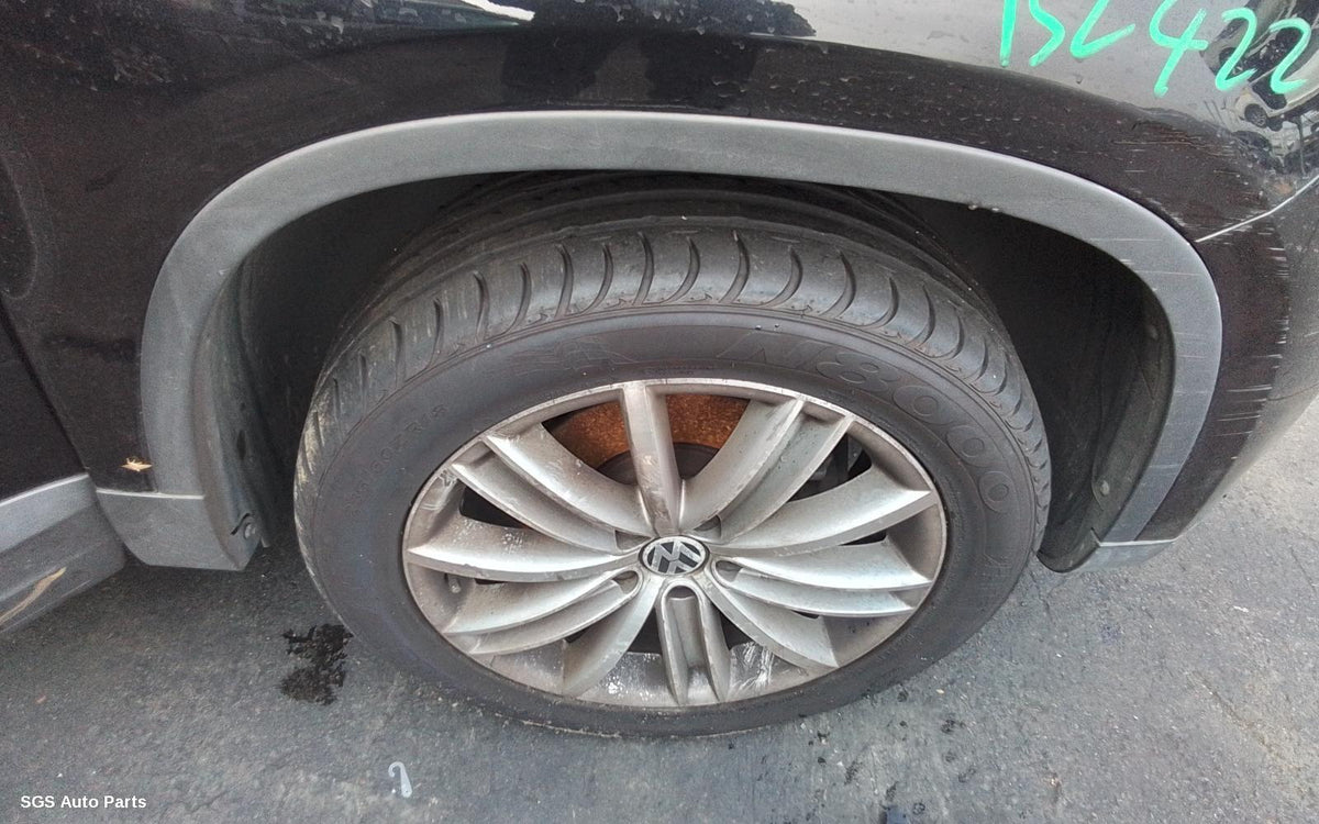 Volkswagen Tiguan 2008–2011 Engine (Stock A1001933)