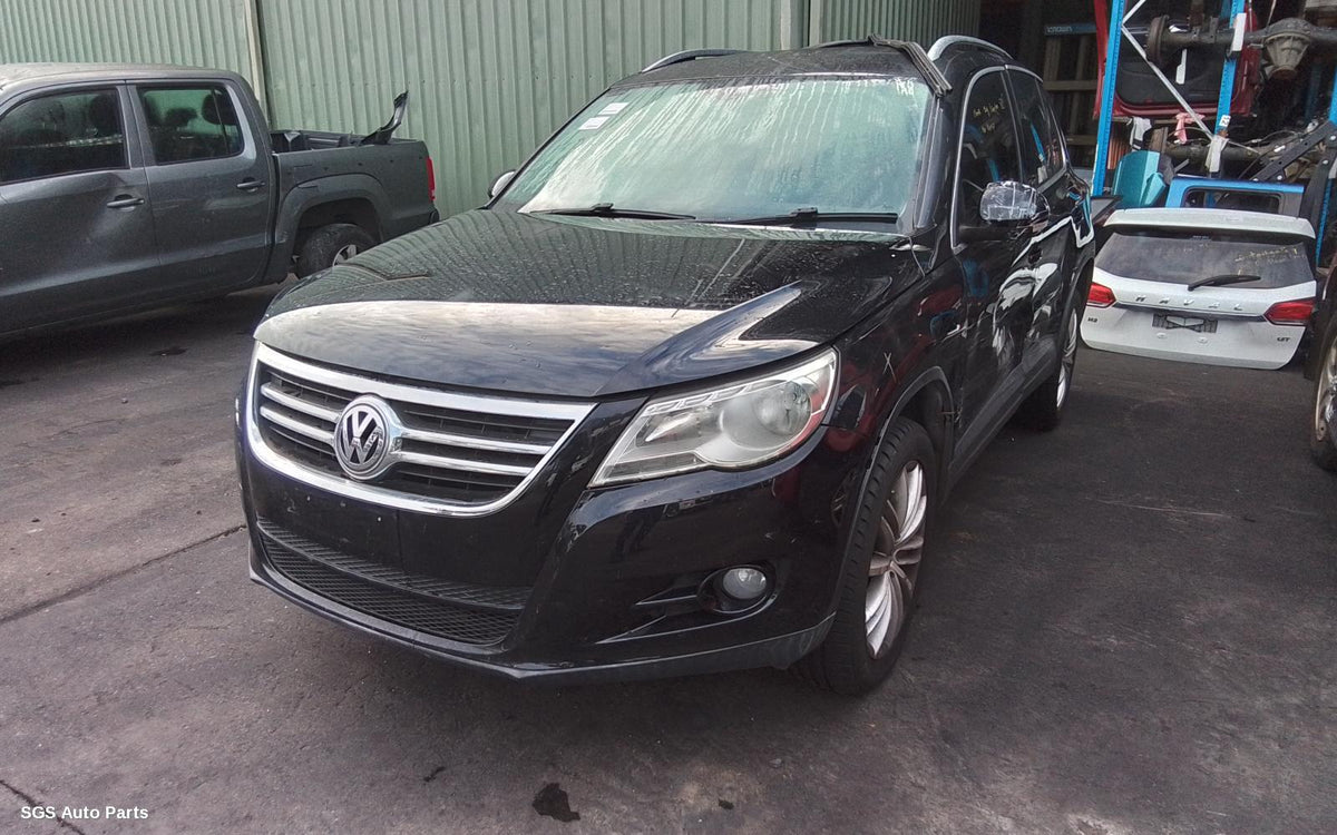 Volkswagen Tiguan 2008–2011 Engine (Stock A1001933)