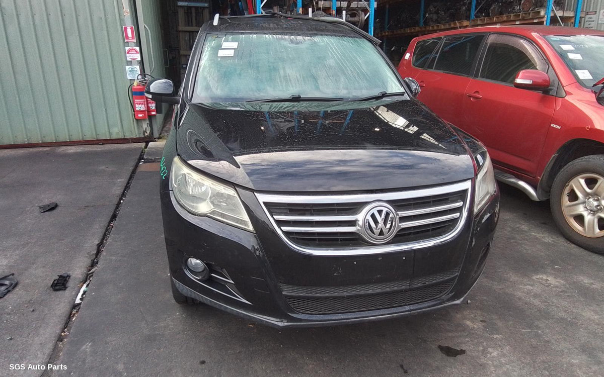 Volkswagen Tiguan 2008–2011 Engine (Stock A1001933)